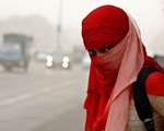 Không khí tại New Delhi (Ấn Độ) ô nhiễm tương đương 'phòng khí độc'