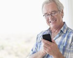 Người cao tuổi Australia chuộng điện thoại thông minh