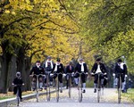 Hàng nghìn người tham gia lễ diễu hành xe đạp cổ tại Czech