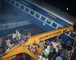 Tai nạn tàu hỏa ở Ấn Độ: 23 người thiệt mạng, nhiều người bị mắc kẹt