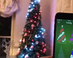 Thay đổi màu đèn LED trên cây thông Noel qua ứng dụng điện thoại