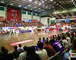 ẢNH: Thang Long Warriors lần thứ ba chiến thắng tại trận derby bóng rổ Thủ đô