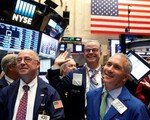 Thị trường chứng khoán Mỹ giao dịch khởi sắc