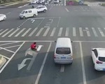 Tự ý vẽ lại chỉ dẫn giao thông, 1 thanh niên Trung Quốc bị phạt