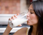 Vì sao một số người bị tiêu chảy khi uống sữa