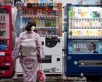 Máy bán hàng tự động 'cái gì cũng có' tại Nhật Bản