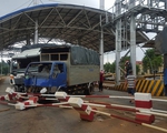 Mất phanh, 2 xe tải tông nhau trước Trạm BOT Quang Đức