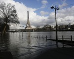 Pháp: Lũ lụt tại Paris chạm ngưỡng 6m