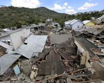 Động đất, sóng thần tại Indonesia: Người may mắn sống sót vẫn chưa hết bàng hoàng