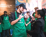 Starbucks mở quán đầu tiên sử dụng ngôn ngữ ký hiệu