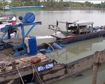 Trục vớt thành công 20 thùng chứa hóa chất  bị chìm dưới sông Đồng Nai