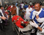 11 người Ấn Độ tử vong vì ngộ độc thực phẩm