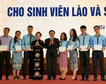 Trao học bổng cho sinh viên Lào