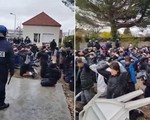Cảnh sát Pháp bắt học sinh biểu tình quỳ gối gây bất bình dư luận