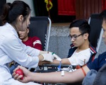 Hàng trăm người tham gia hiến máu, giúp tăng dự trự nhóm máu O đang bị thiếu
