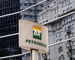 Tập đoàn dầu khí khổng lồ Petrobras thua lỗ bốn năm liên tiếp