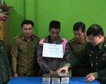 Nghệ An: Bắt đối tượng người Lào vận chuyển 10 bánh ma túy