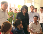 Phó Chủ tịch nước Đặng Thị Ngọc Thịnh thăm cư dân Carina sau vụ cháy