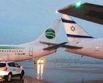 Máy bay của Đức và Israel mắc đuôi vào nhau sau va chạm