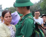 Gần 3.500 thanh niên Hà Nội lên đường nhập ngũ: Bịn rịn giờ chia tay