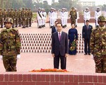 Chủ tịch nước thăm các di tích tại Dhaka, Bangladesh