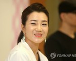 Dư luận Hàn Quốc lại nổi cơn thịnh nộ vì con gái chủ tịch Korean Air  thẳng tay ném chai nước vào mặt nhân viên