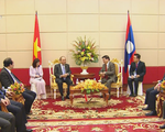 Thủ tướng Nguyễn Xuân Phúc hội kiến Thủ tướng Lào
