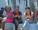 Người dân Cuba thích nghi với mạng Internet chậm nhưng đắt đỏ