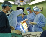 Cơ hội cho các bệnh nhân có chỉ định phẫu thuật cổ bàn chân và ung bướu xương khớp