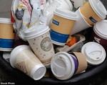Anh: Quán cà phê thanh toán bằng... nhựa tái chế