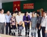 Phó Chủ tịch nước Đặng Thị Ngọc Thịnh tiếp xúc cử tri Vĩnh Long