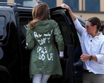 Chiếc áo gây tranh cãi của bà Melania Trump