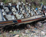 Ấn Độ: Xe khách lao xuống hẻm núi, gần 50 người thiệt mạng