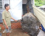 Sạt lở núi ở Kiên Giang, 2 tảng đá nặng hàng tấn lăn xuống nhà dân