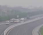 Xử lý nghiêm 3 xe khách dàn hàng ngang trên cao tốc Hà Nội - Hải Phòng