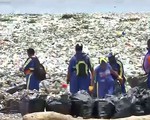 Rác thải nhựa tấn công bờ biển Dominica