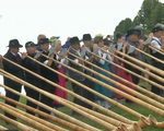 Thú vị cuộc thi thổi kèn gỗ truyền thống ở Thụy Sĩ
