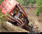Tai nạn xe bus ở Ấn Độ, ít nhất 33 người thiệt mạng