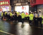 Rơi biển quảng cáo ở Thượng Hải, Trung Quốc, 9 người thương vong