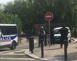 Tấn công bằng dao ở Paris, thủ phạm bị bắn chết