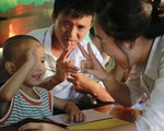 Bệnh viện Nhi Trung Ương: Cấy ốc tai điện tử miễn phí cho trẻ em nghe kém