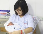 Cách chăm sóc mẹ và bé sau sinh đúng cách