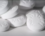 Uống 1 viên aspirin mỗi ngày có thể gây hại cho người lớn tuổi