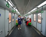 Bên trong chuyến tàu vận hành trên tuyến đường sắt Cát Linh - Hà Đông