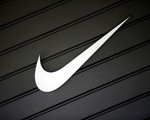Nhiều người đốt giày, quần áo phản đối chiến dịch quảng cáo mới của Nike
