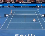 VIDEO: Federer và Sock khiến bạn đánh cặp ngao ngán rời sân