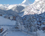 Hơn 13.000 du khách mắc kẹt ở khu trượt tuyết Thụy Sĩ
