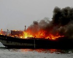 Quảng Ngãi: Tàu cá bốc cháy khi đang neo đậu, thiệt hại khoảng 3 tỷ đồng