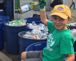 Mỹ: Cậu bé 8 tuổi làm chủ công ty tái chế rác thải nhựa