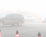 Sương mù dày đặc ở Trung Quốc, 20 đường cao tốc phải đóng cửa